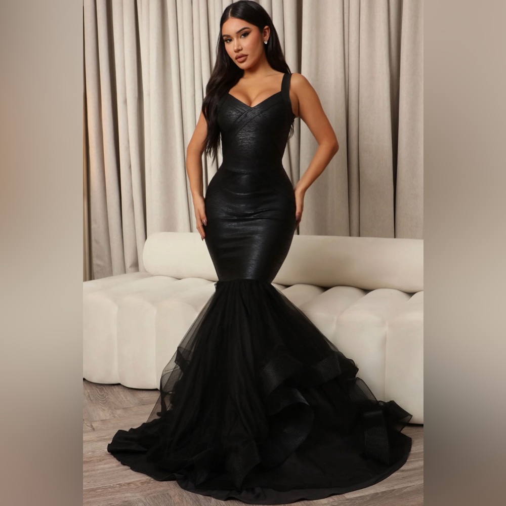 Bandage maxi dress, sleeveless,v neck, mermaid tail,tulle contrast , ruffle hem.
